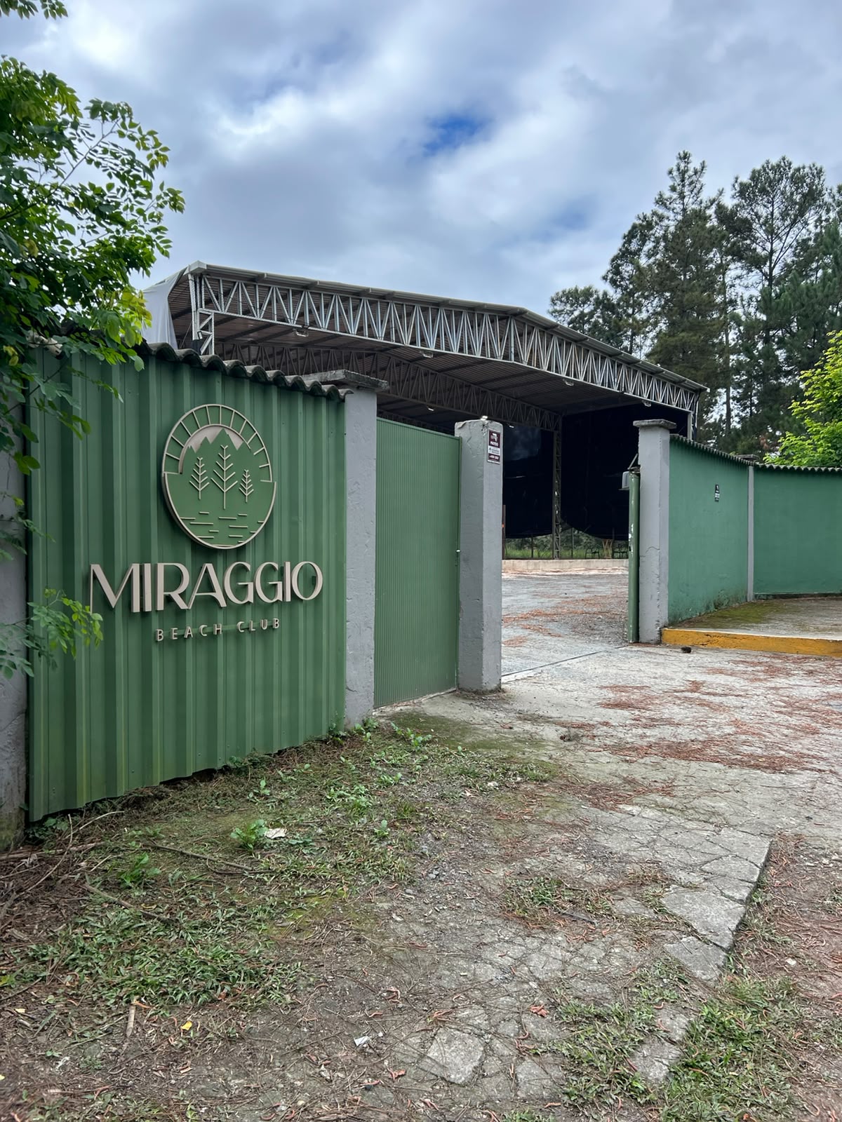 Portão de entrada Miraggio Beach Club